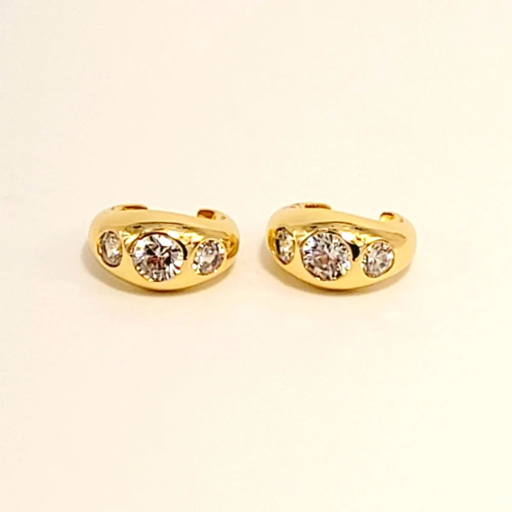 Lili Claspe ADIRA EAR CUFFS Haggies 14k Gold Plated with CZ diamonds New - Picture 3 of 4